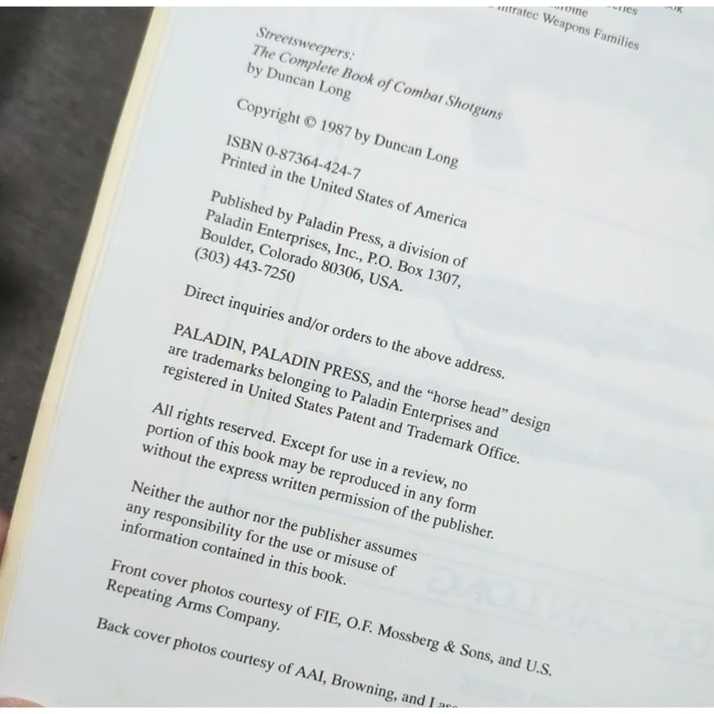Streetsweepers‎ : The Complete Book of Combat Shotguns by Duncan Long 1987